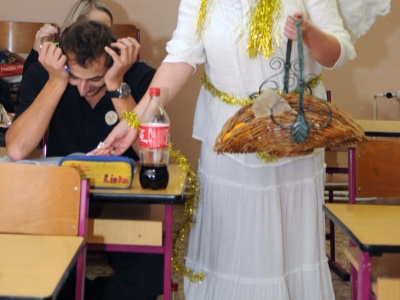 ...teď se za hlavu nechytej, raději se uč...